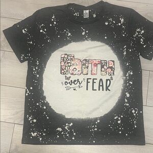 Gildan Kids 'Faith Over Fear' Graphic Tee - Black and White